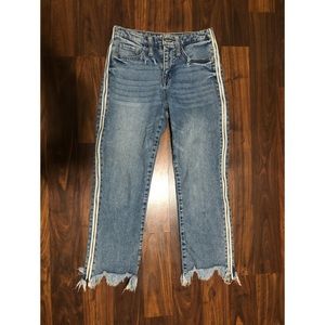 Cropped boyfriend jeans